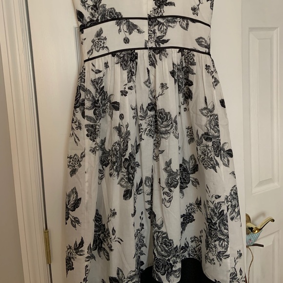 Dress - Picture 5 of 6